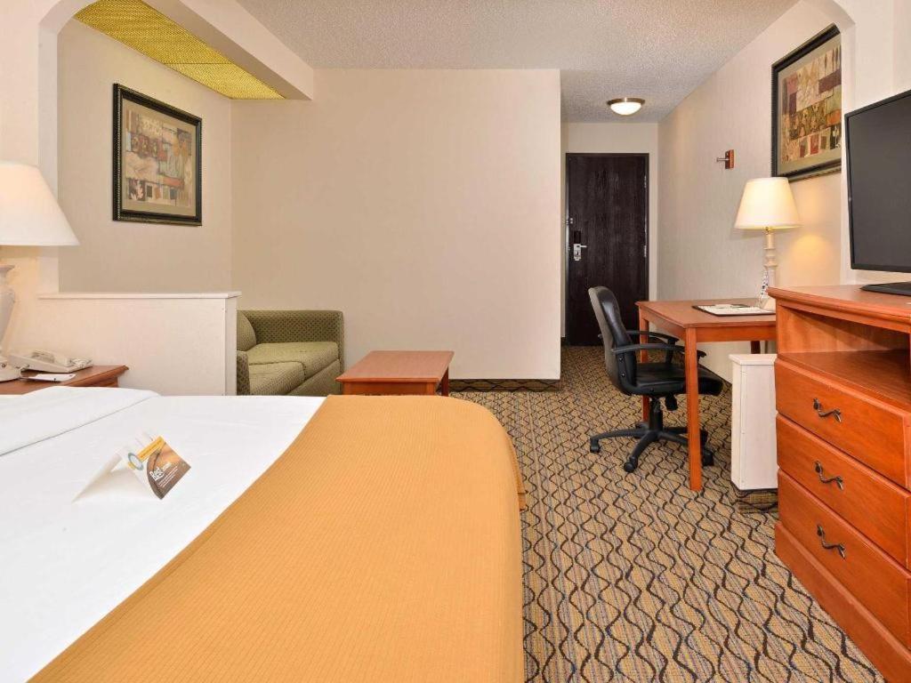 Quality Inn & Suites Jefferson Stadt Exterior foto