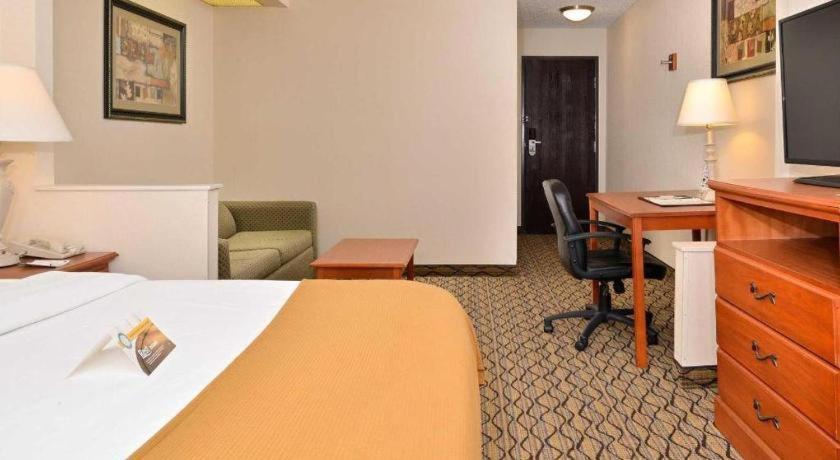 Quality Inn & Suites Jefferson Stadt Exterior foto